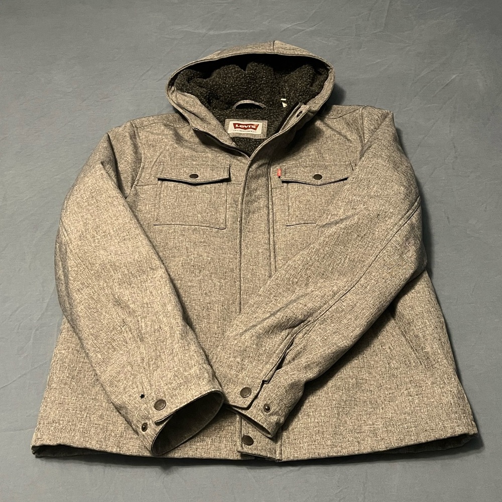 EUC Levi's water resistant/windbreaker soft shell fleece lined jacket- gray- L